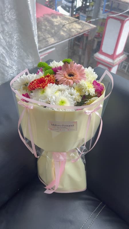 Golden Blossom Bouquet (Fresh flowers)